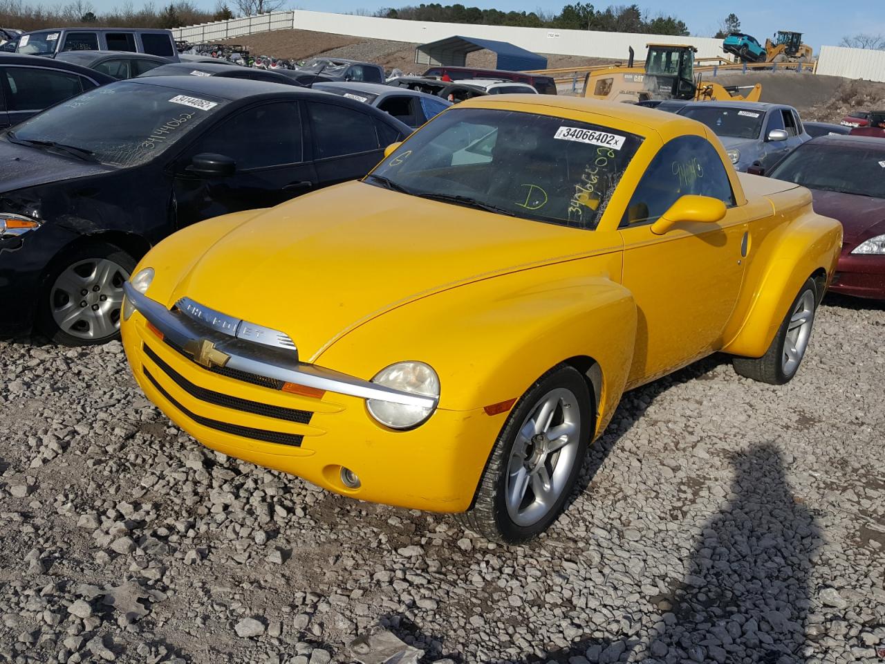 Photo 2 from auction – 2004 CHEVROLET SSR with VIN 1GCES14P14B111843