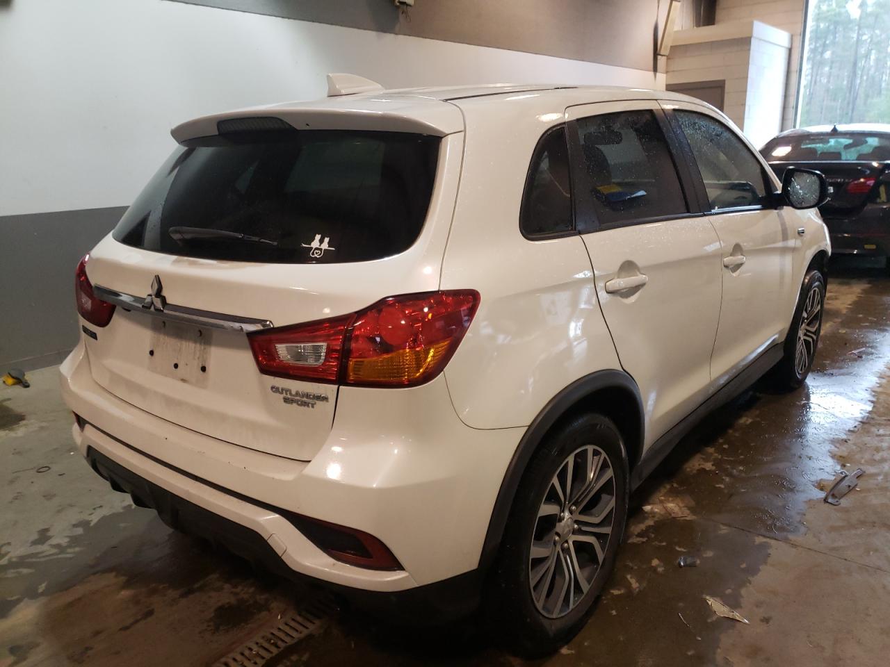 Photo 4 from auction – 2018 MITSUBISHI OUTLANDER with VIN JA4AP3AUXJU016374