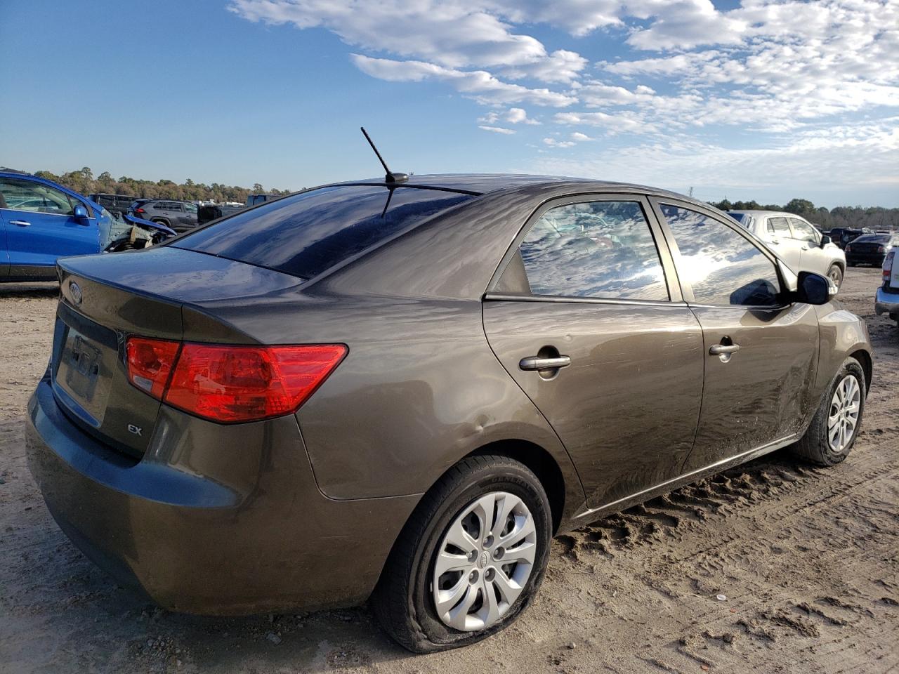 Photo 4 from auction – 2010 KIA FORTE EX with VIN KNAFU4A28A5180268