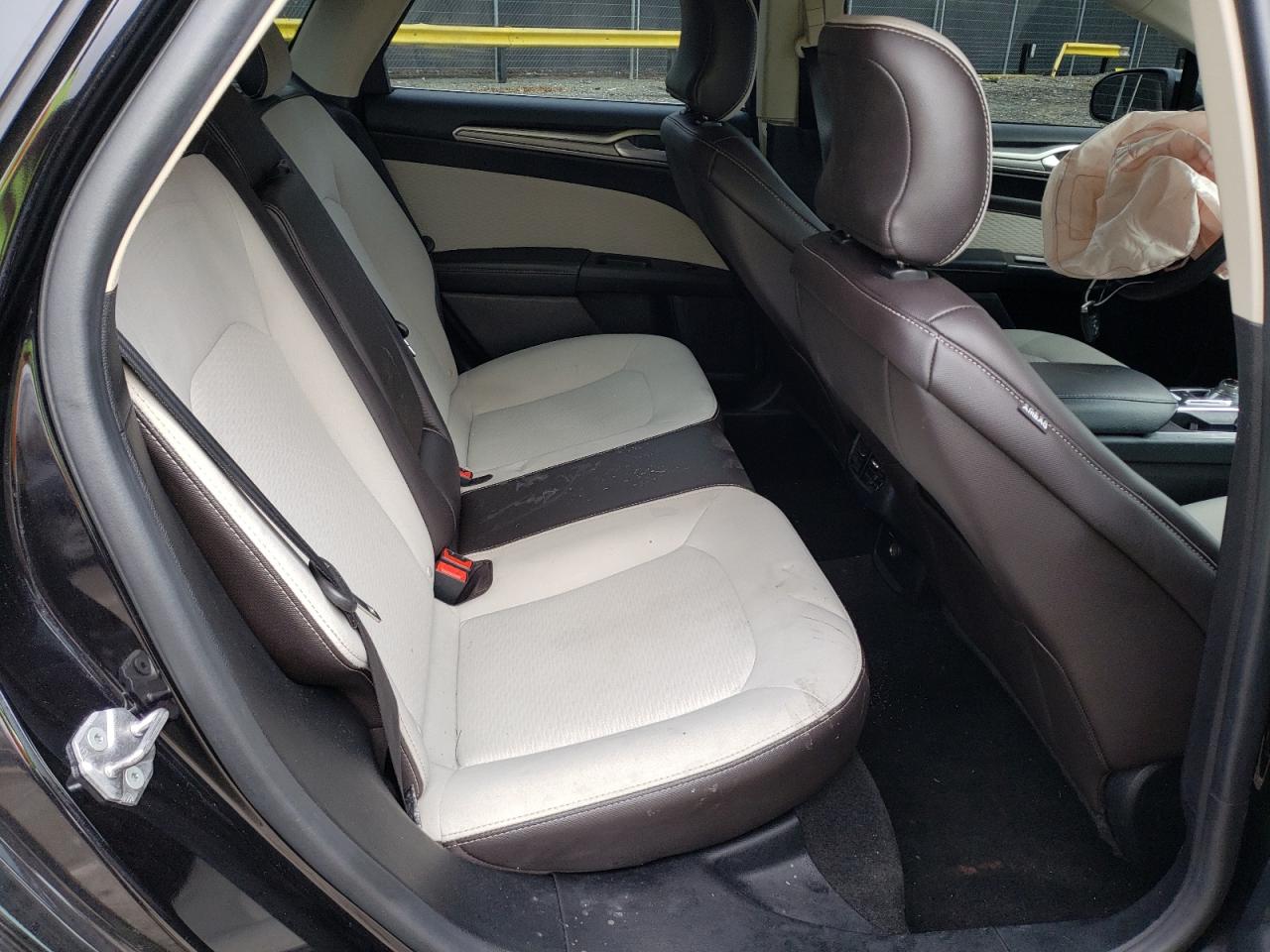 Photo 6 from auction – 2019 FORD FUSION with VIN 3FA6P0HD4KR162882