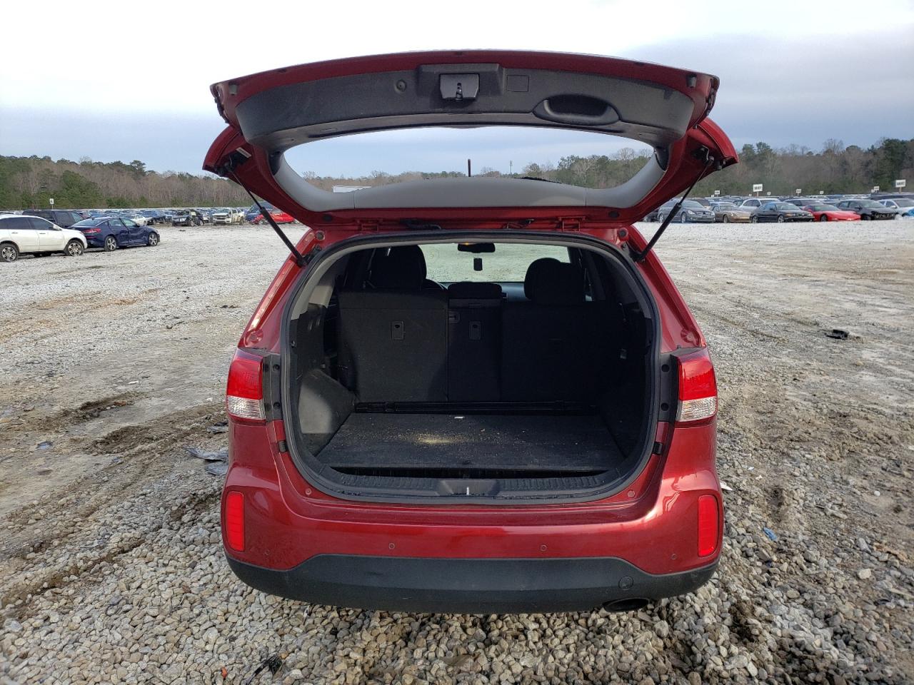 Photo 9 from auction – 2014 KIA SORENTO LX with VIN 5XYKTCA66EG548025