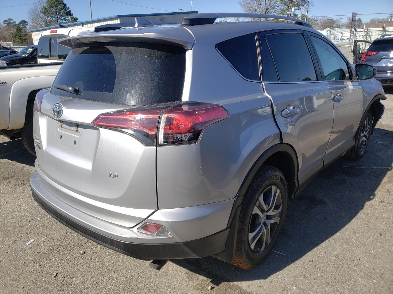 Photo 4 from auction – 2017 TOYOTA RAV4 LE with VIN 2T3ZFREV5HW390535