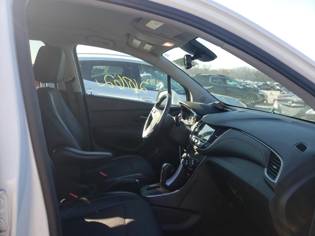 Photo 5 from auction – 2019 CHEVROLET TRAX 1LT with VIN 3GNCJPSB7KL152419