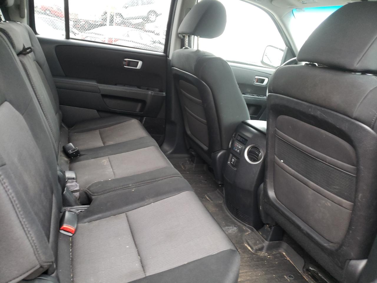 Photo 6 from auction – 2011 HONDA PILOT EX with VIN 5FNYF4H49BB059732