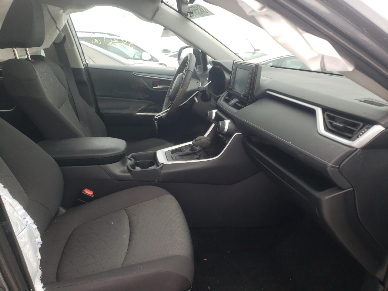 Photo 5 from auction – 2021 TOYOTA RAV4 XLE with VIN 2T3P1RFV5MC238819