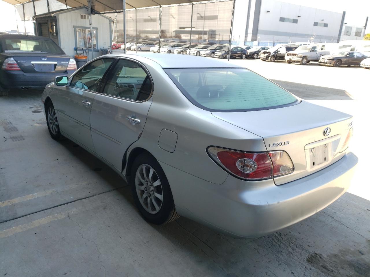 Photo 3 from auction – 2004 LEXUS ES 330 with VIN JTHBA30G445030761