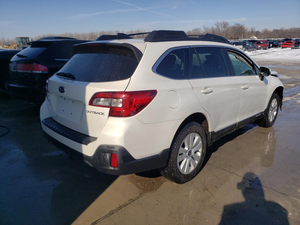 Photo 4 from auction – 2018 SUBARU OUTBACK 2. with VIN 4S4BSAHC4J3207705