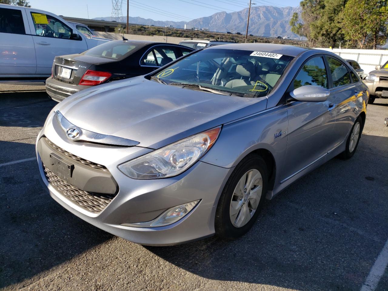 Photo 2 from auction – 2015 HYUNDAI SONATA HYB with VIN KMHEC4A46FA128442