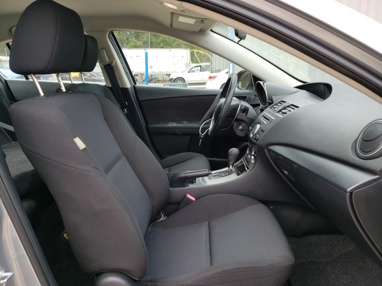 Photo 5 from auction – 2011 MAZDA 3 I with VIN JM1BL1UF9B1900302