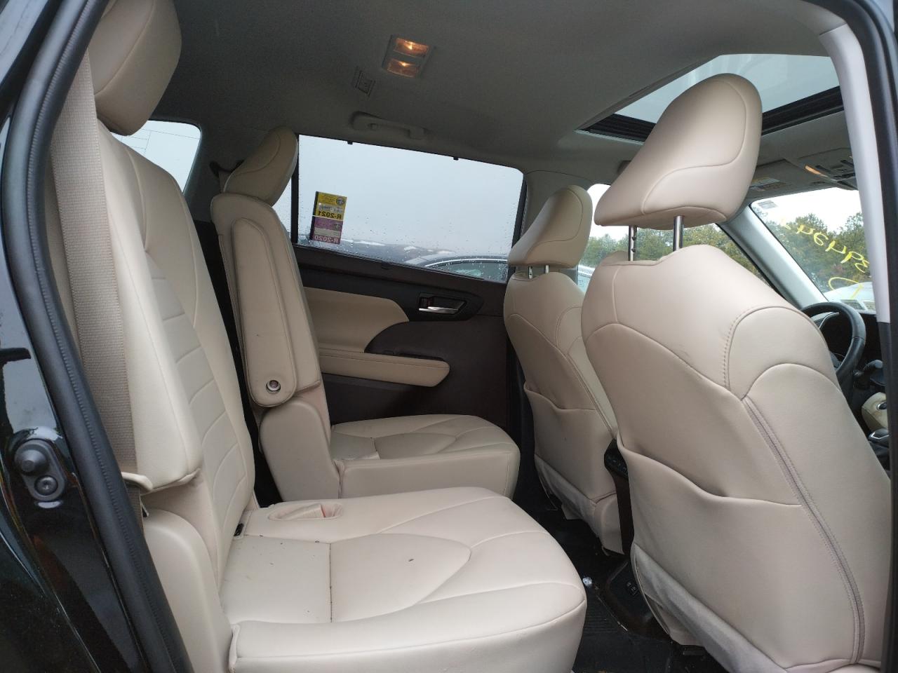 Photo 6 from auction – 2020 TOYOTA HIGHLANDER with VIN 5TDHZRBH3LS044981