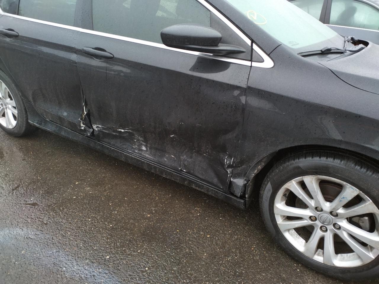 Photo 9 from auction – 2015 CHRYSLER 200 LIMITE with VIN 1C3CCCAB6FN726712