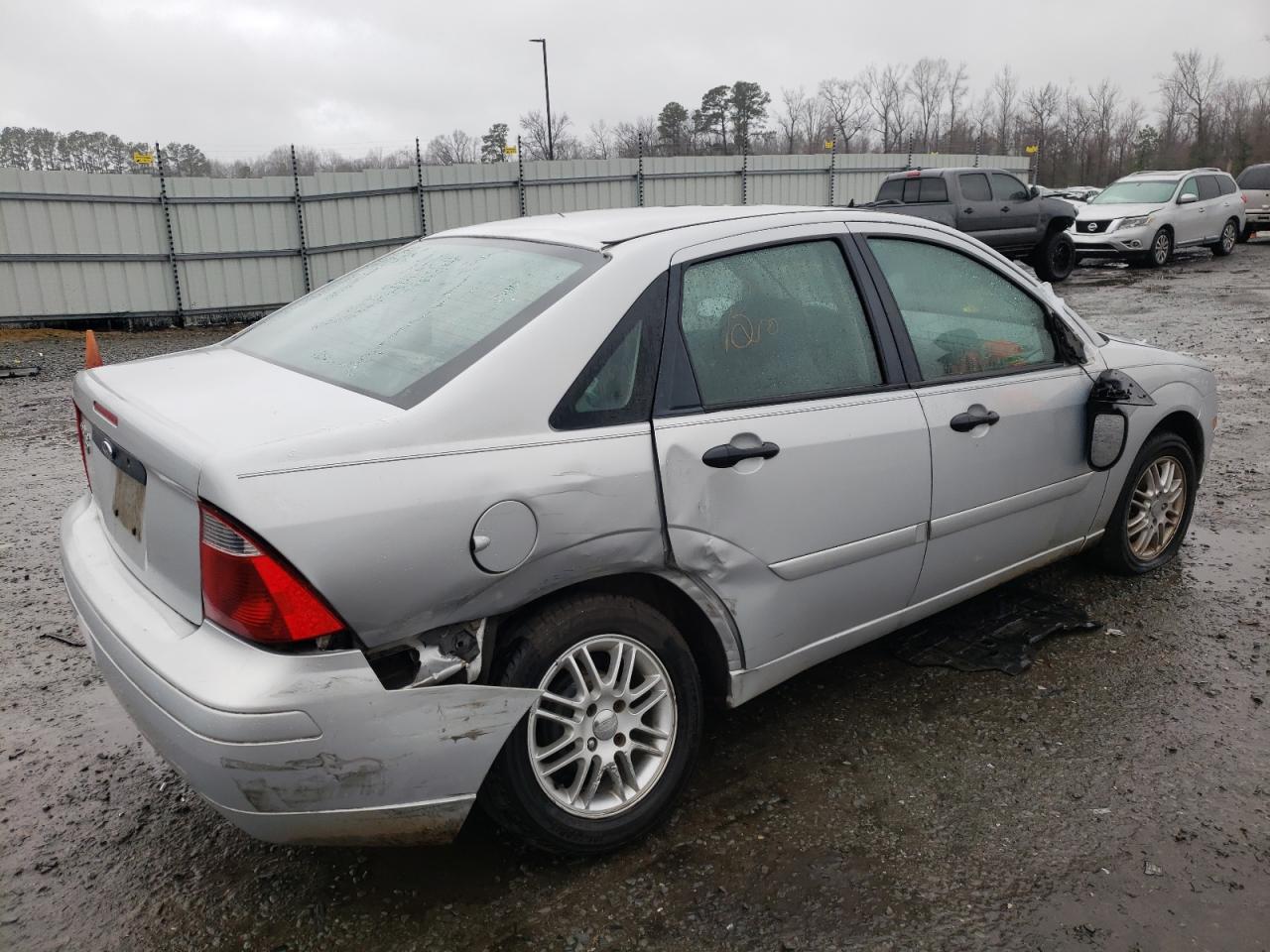 Photo 9 from auction – 2007 FORD FOCUS ZX4 with VIN 1FAFP34N27W270860