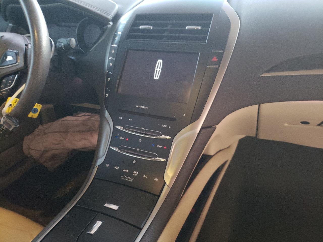 Photo 9 from auction – 2014 LINCOLN MKZ with VIN 3LN6L2G96ER803609