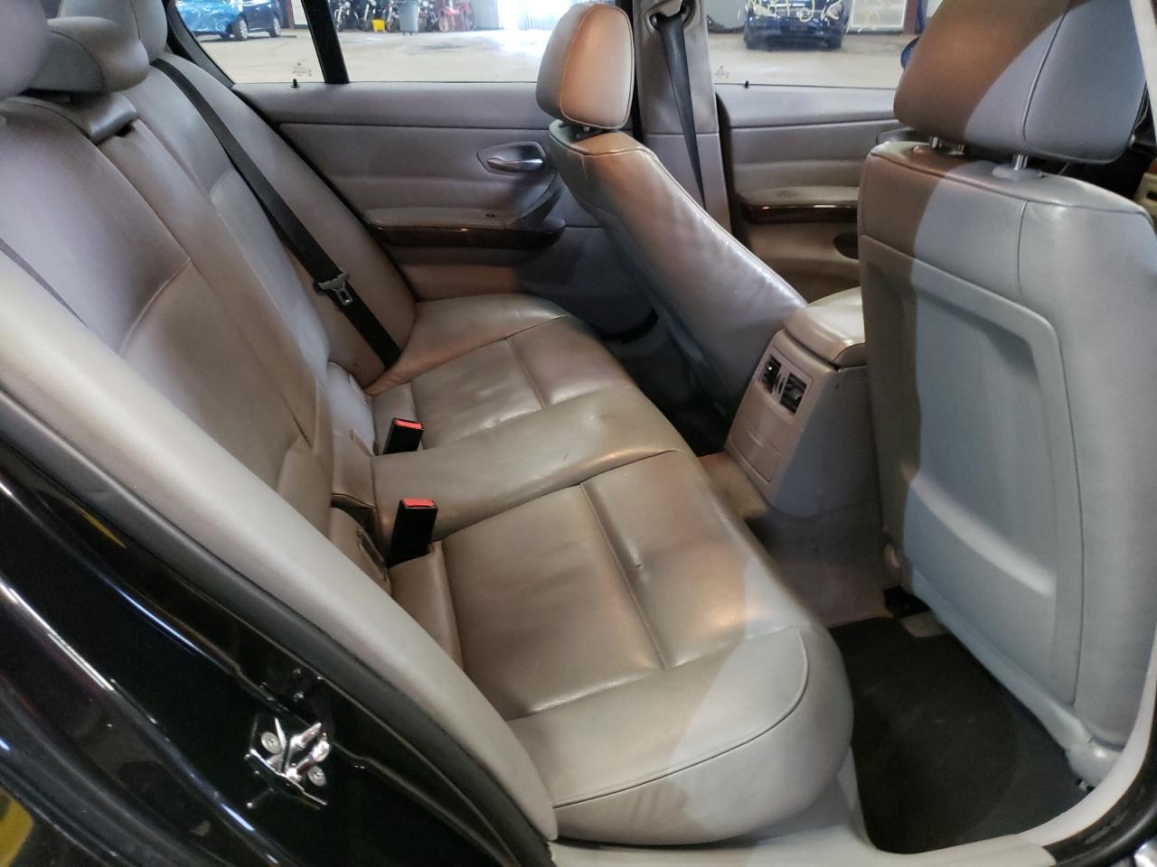 Photo 6 from auction – 2006 BMW 325 I with VIN WBAVB13526KR66793