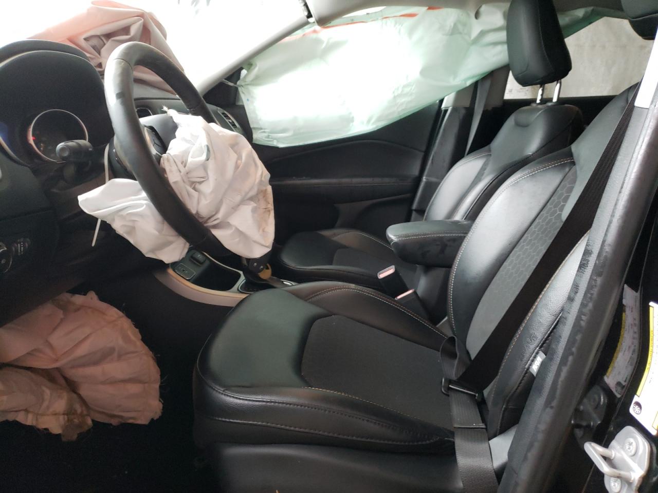 Photo 5 from auction – 2019 JEEP COMPASS LA with VIN 3C4NJCBB0KT658359