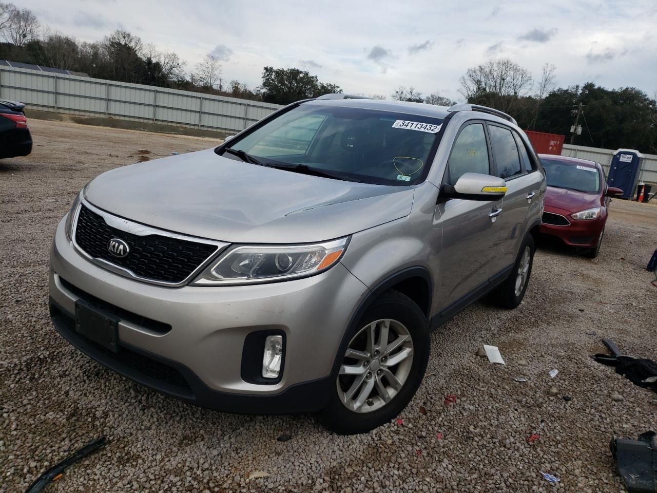 Photo 2 from auction – 2015 KIA SORENTO with VIN 5XYKT3A65FG562483