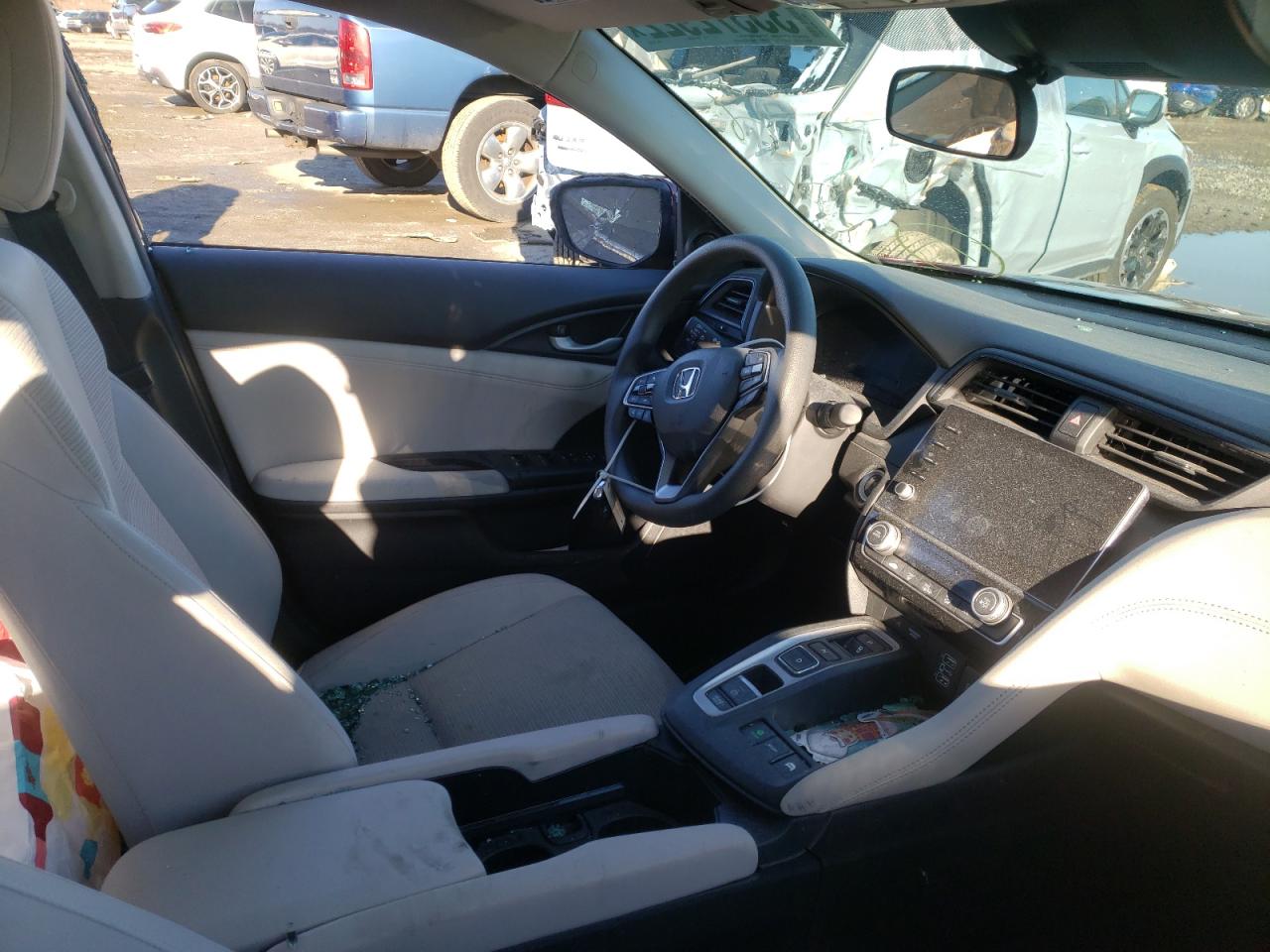 Photo 5 from auction – 2019 HONDA INSIGHT EX with VIN 19XZE4F55KE030494