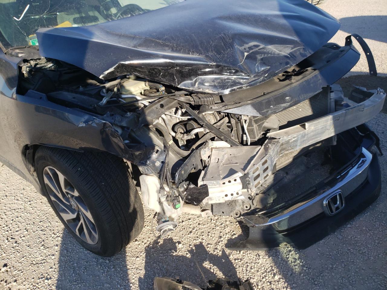 Photo 9 from auction – 2017 HONDA CIVIC EX with VIN 19XFC2F75HE046282