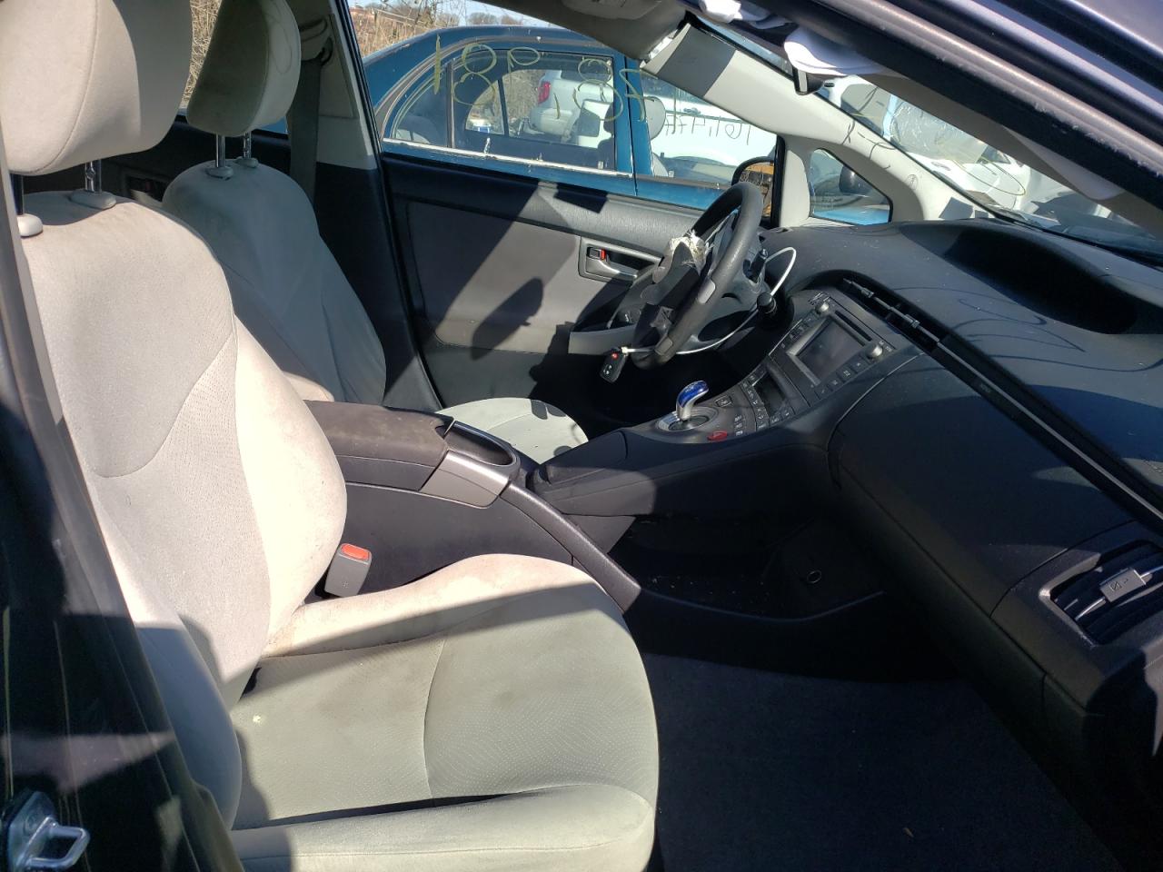 Photo 5 from auction – 2014 TOYOTA PRIUS with VIN JTDKN3DU6E1764283