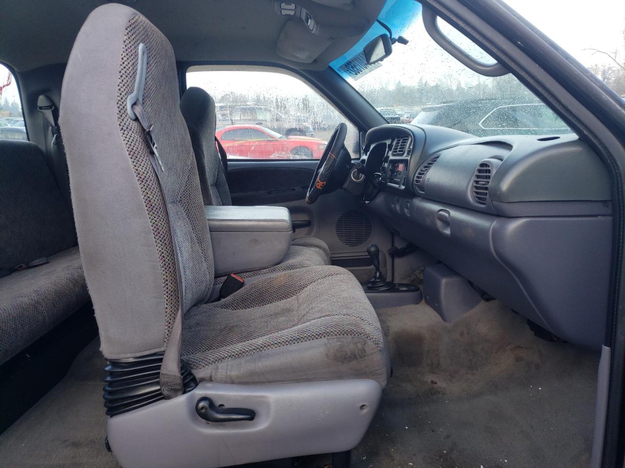 Photo 5 from auction – 1998 DODGE RAM 2500 with VIN 1B7KF23Z7WJ262100