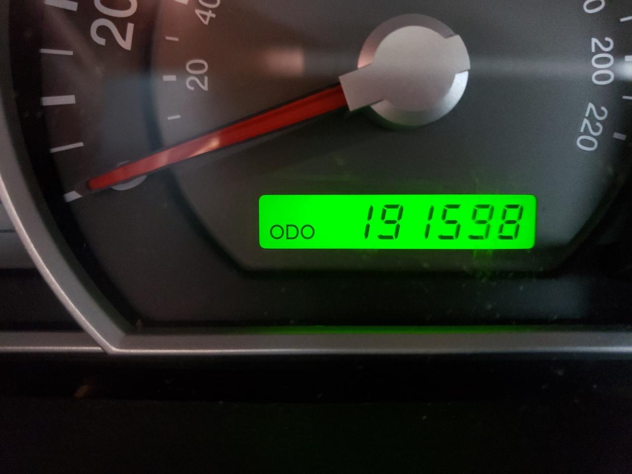 Photo 8 from auction – 2008 KIA SORENTO EX with VIN KNDJD735885767618