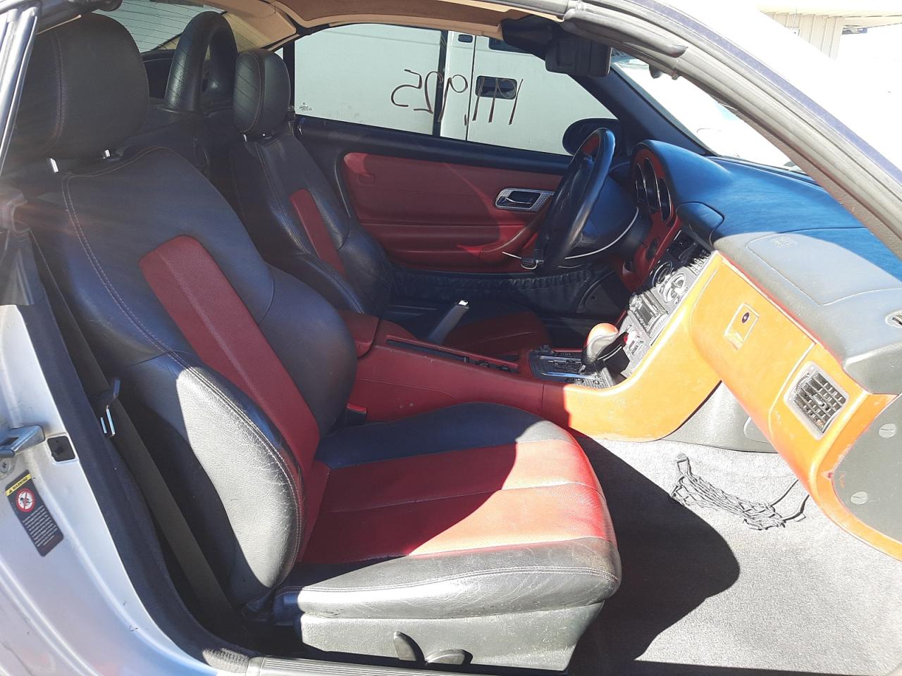 Photo 5 from auction – 2001 MERCEDES-BENZ SLK-CLASS with VIN WDBKK49F01F198190