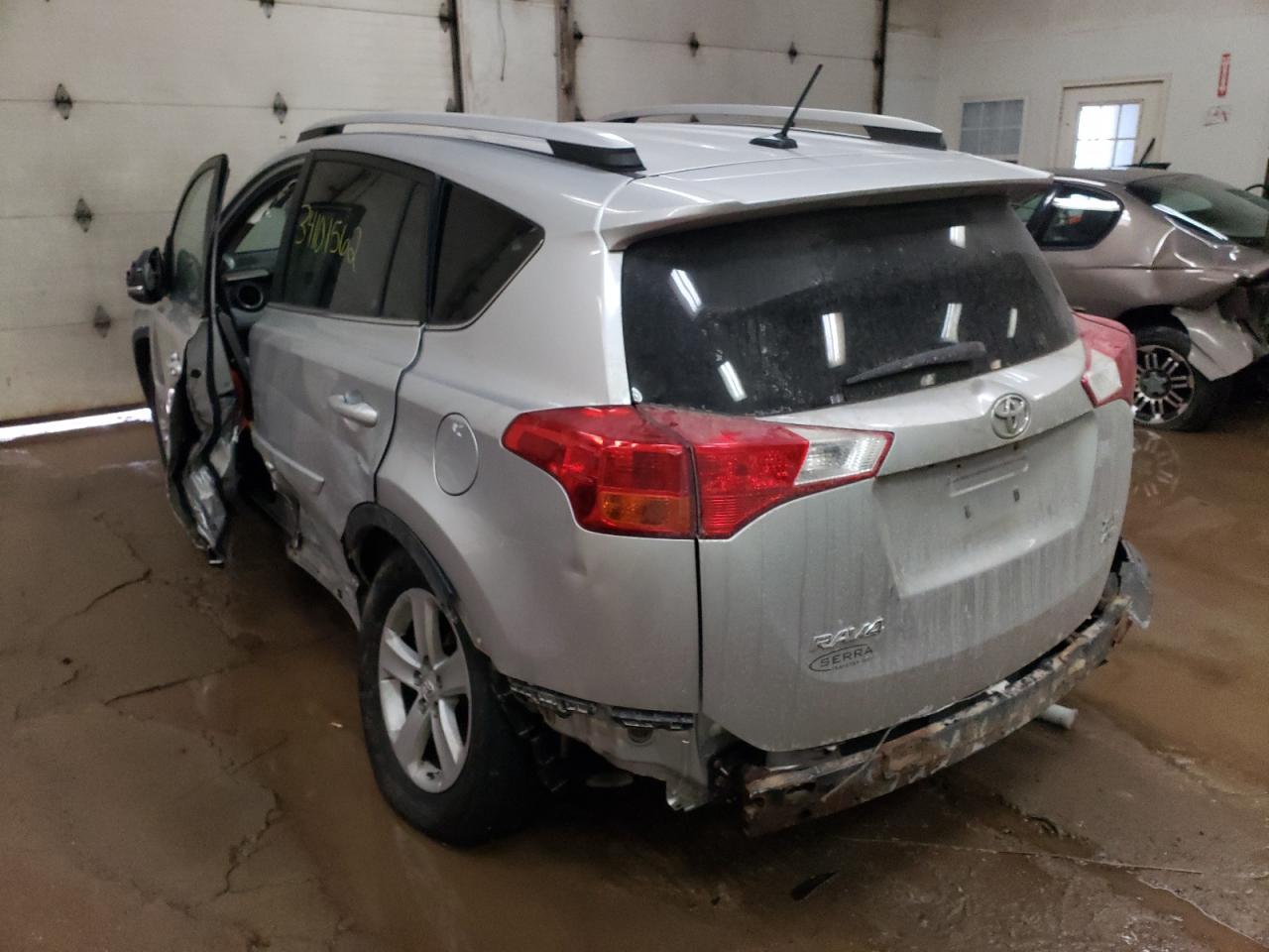 Photo 3 from auction – 2013 TOYOTA RAV4 XLE with VIN 2T3RFREV7DW014722