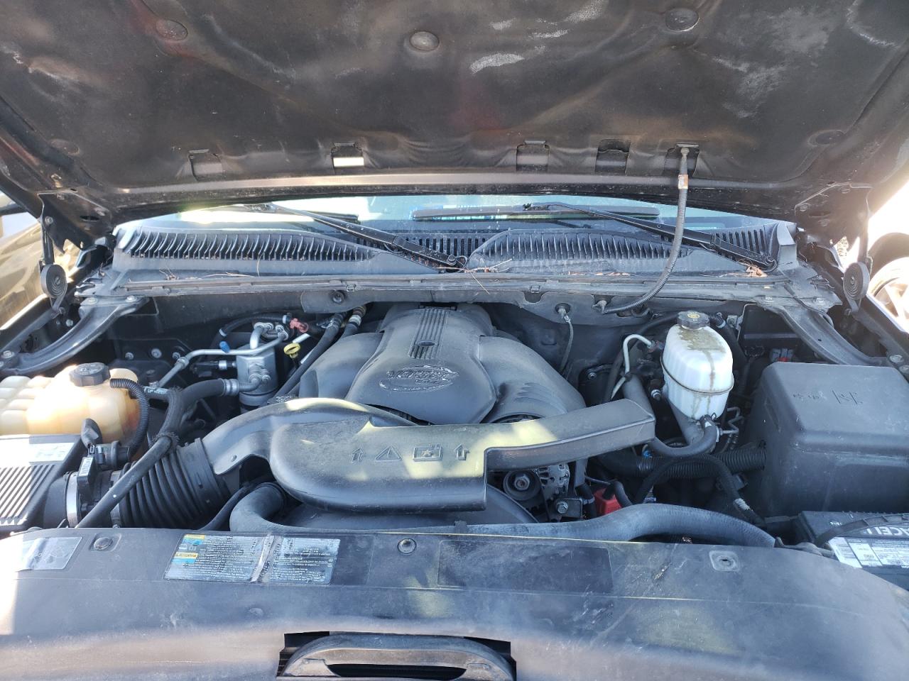 Photo 7 from auction – 2004 CADILLAC ESCALADE with VIN 1GYEK63N04R216985