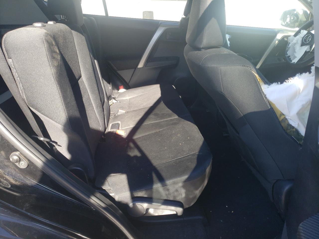 Photo 6 from auction – 2015 TOYOTA RAV4 LE with VIN 2T3BFREV8FW405351