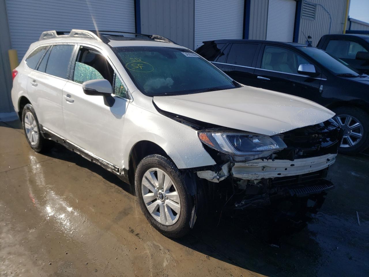 SUBARU OUTBACK 2. 2018 with VIN 4S4BSAHC4J3207705 - Photo from auction