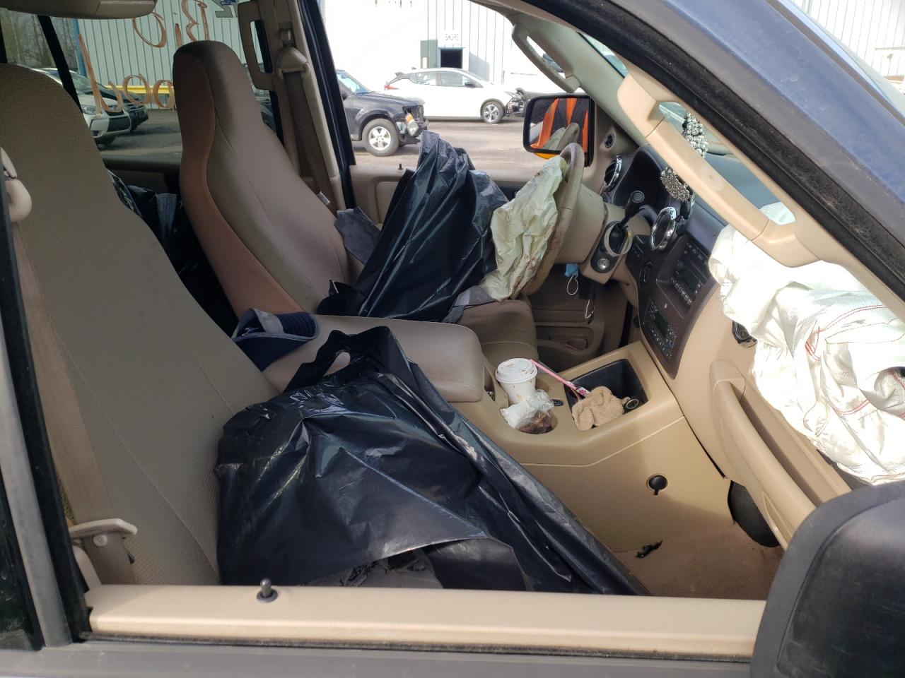 Photo 5 from auction – 2006 FORD EXPEDITION with VIN 1FMFU18566LA05940