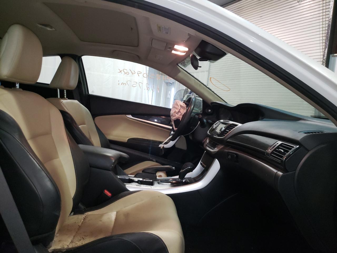 Photo 5 from auction – 2014 HONDA ACCORD EXL with VIN 1HGCT1B83EA000462