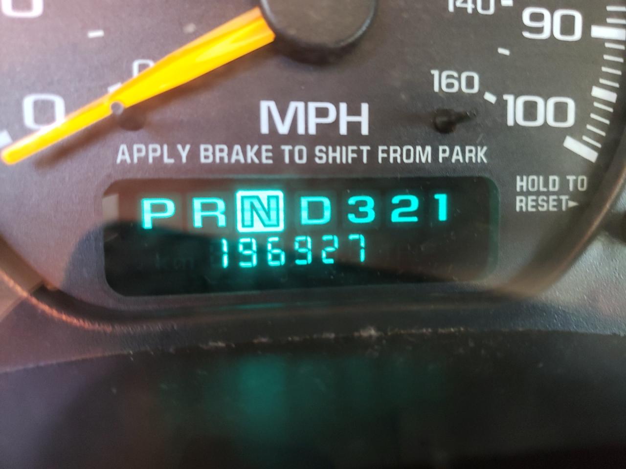 Photo 8 from auction – 2000 GMC YUKON with VIN 1GKEK13T7YJ141864