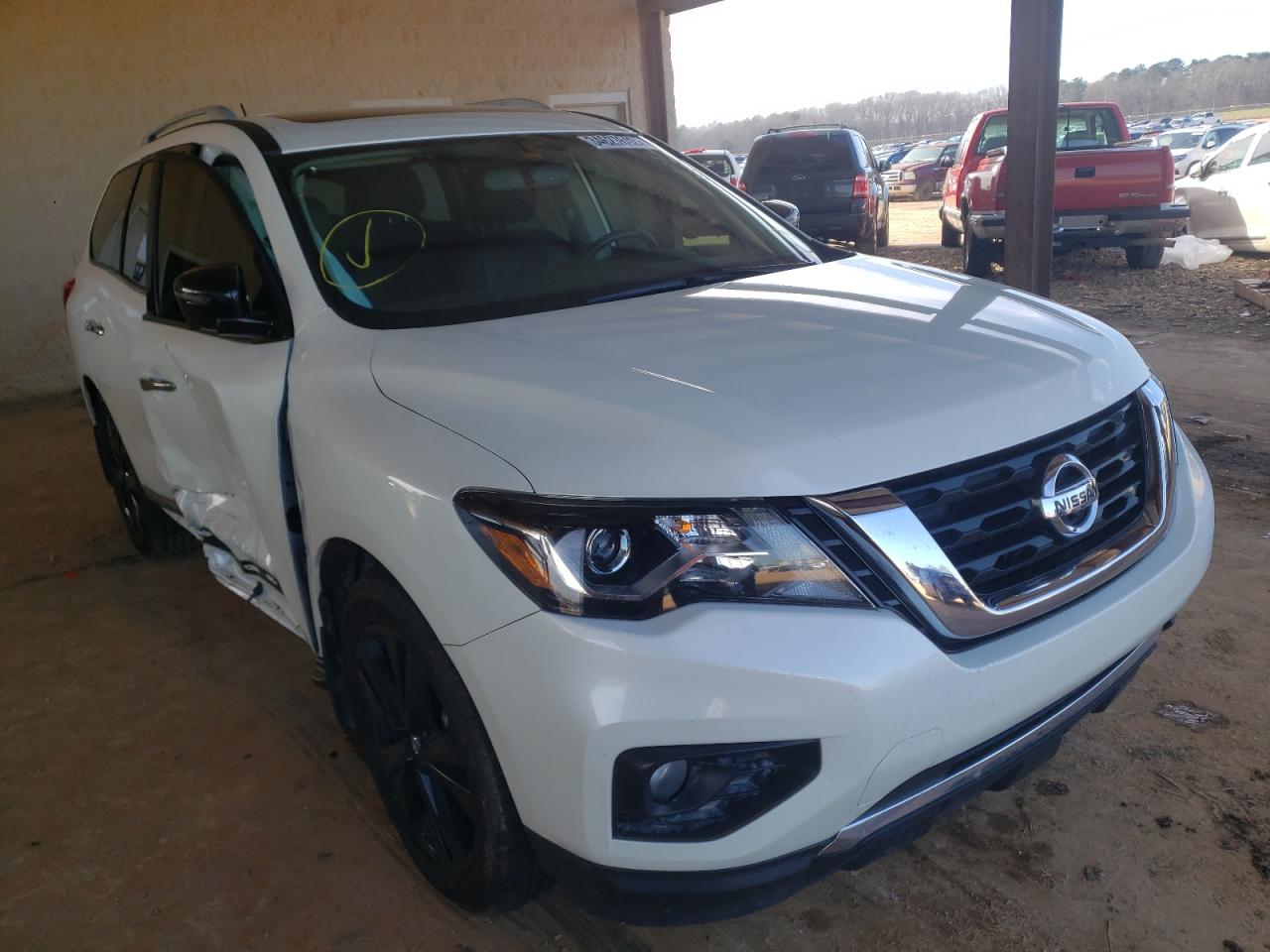 NISSAN PATHFINDER 2017 with VIN 5N1DR2MN3HC660161 - Photo from auction