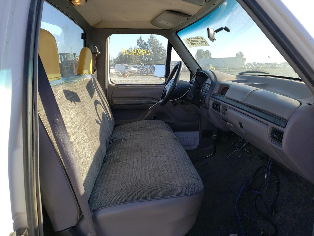 Photo 5 from auction – 1997 FORD F250 with VIN 3FTHF26H3VMA19155