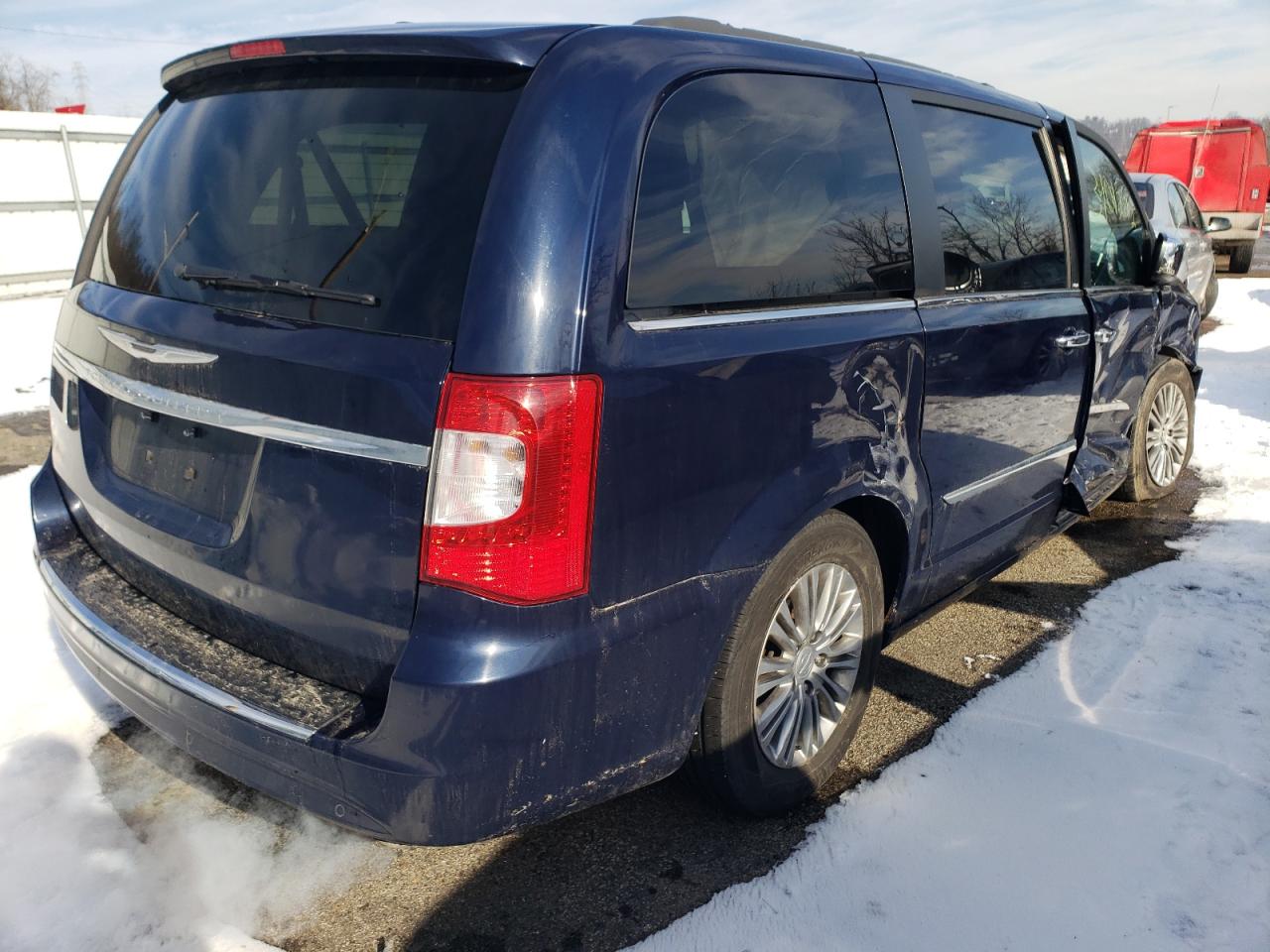 Photo 4 from auction – 2013 CHRYSLER TOWN & COU with VIN 2C4RC1CG5DR542428