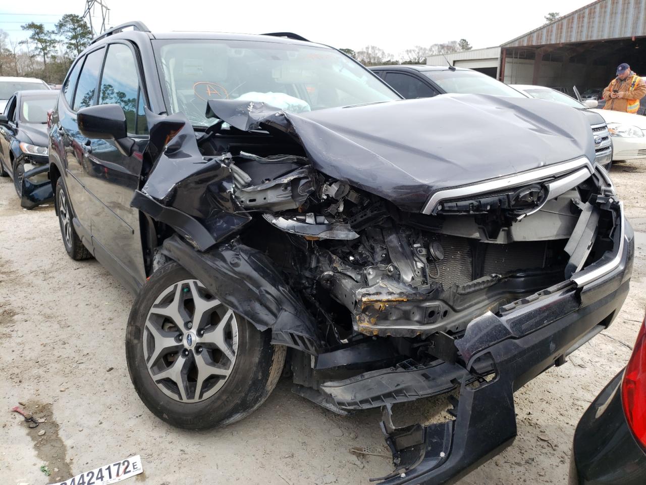 SUBARU FORESTER P 2019 with VIN JF2SKAGC3KH496975 - Photo from auction