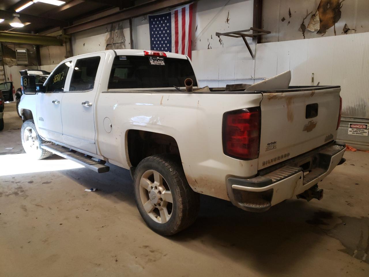 Photo 3 from auction – 2016 CHEVROLET SILVERADO with VIN 1GC4K1E87GF143874