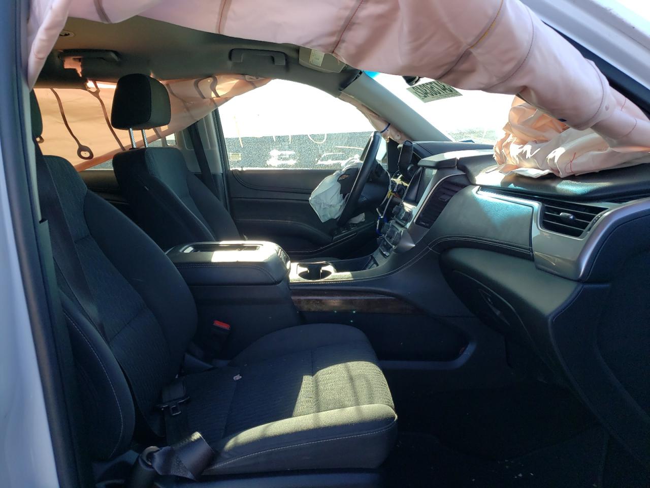Photo 5 from auction – 2017 CHEVROLET TAHOE C150 with VIN 1GNSCAKC3HR327486