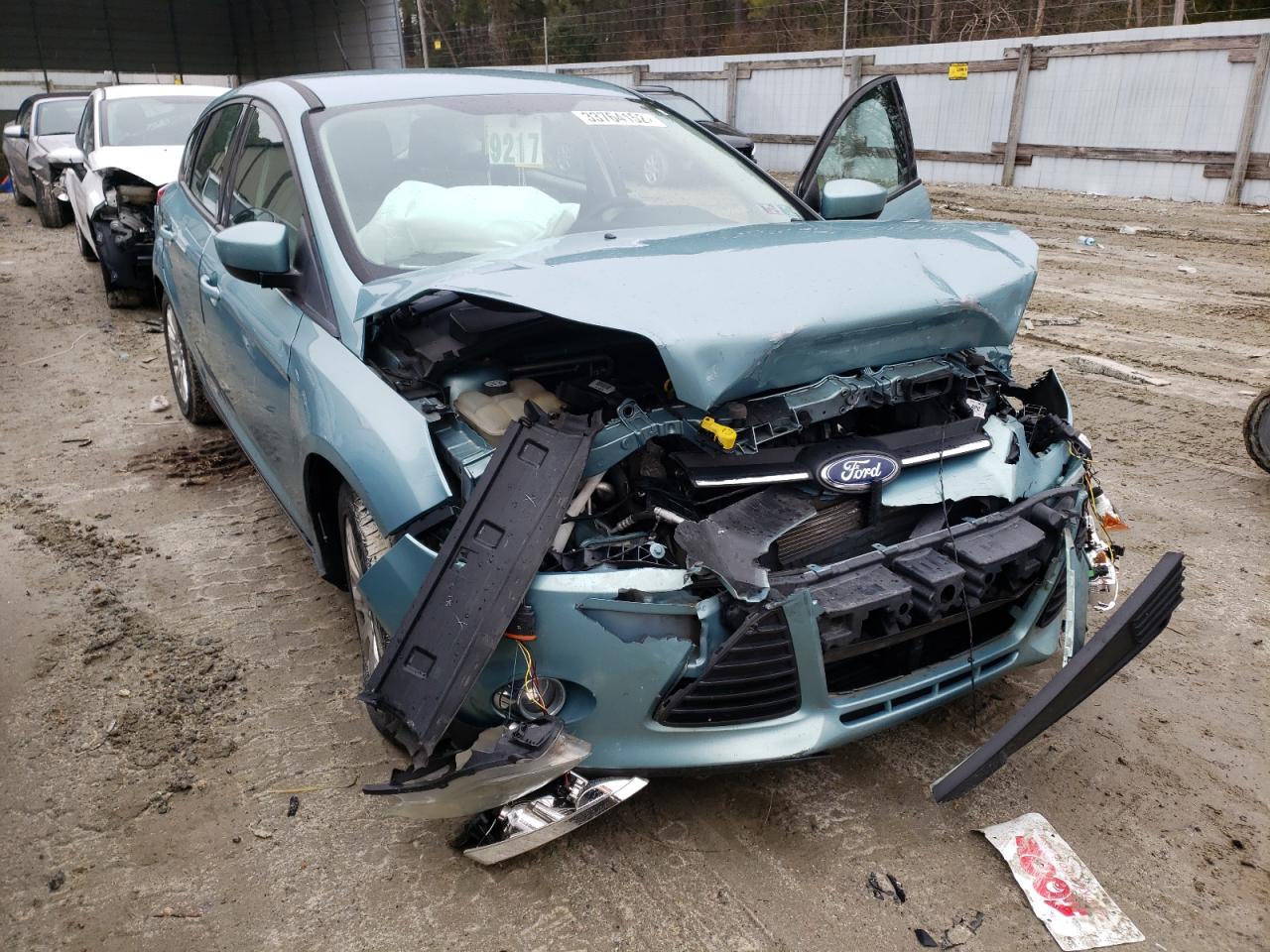 FORD FOCUS SE 2012 مع رقم تعريف المركبة 1FAHP3K26CL132896 - صورة من المزاد