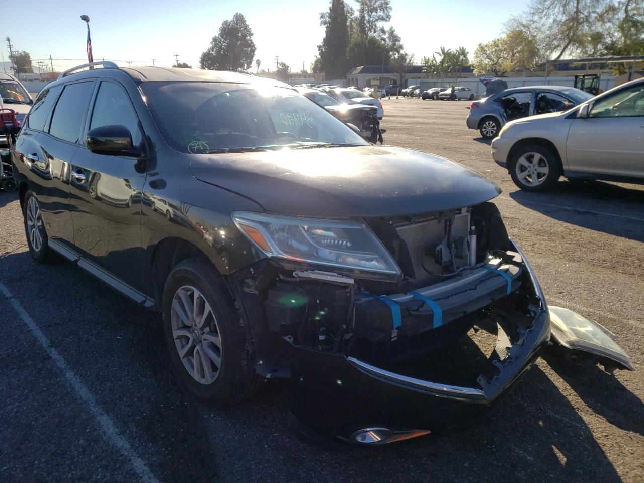 NISSAN PATHFINDER 2015 with VIN 5N1AR2MNXFC652297 - Photo from auction