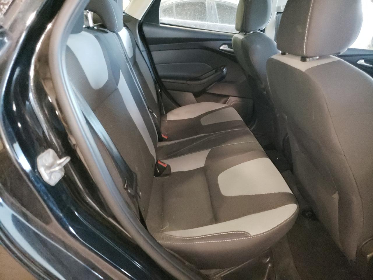 Photo 6 from auction – 2014 FORD FOCUS SE with VIN 1FADP3F2XEL284465