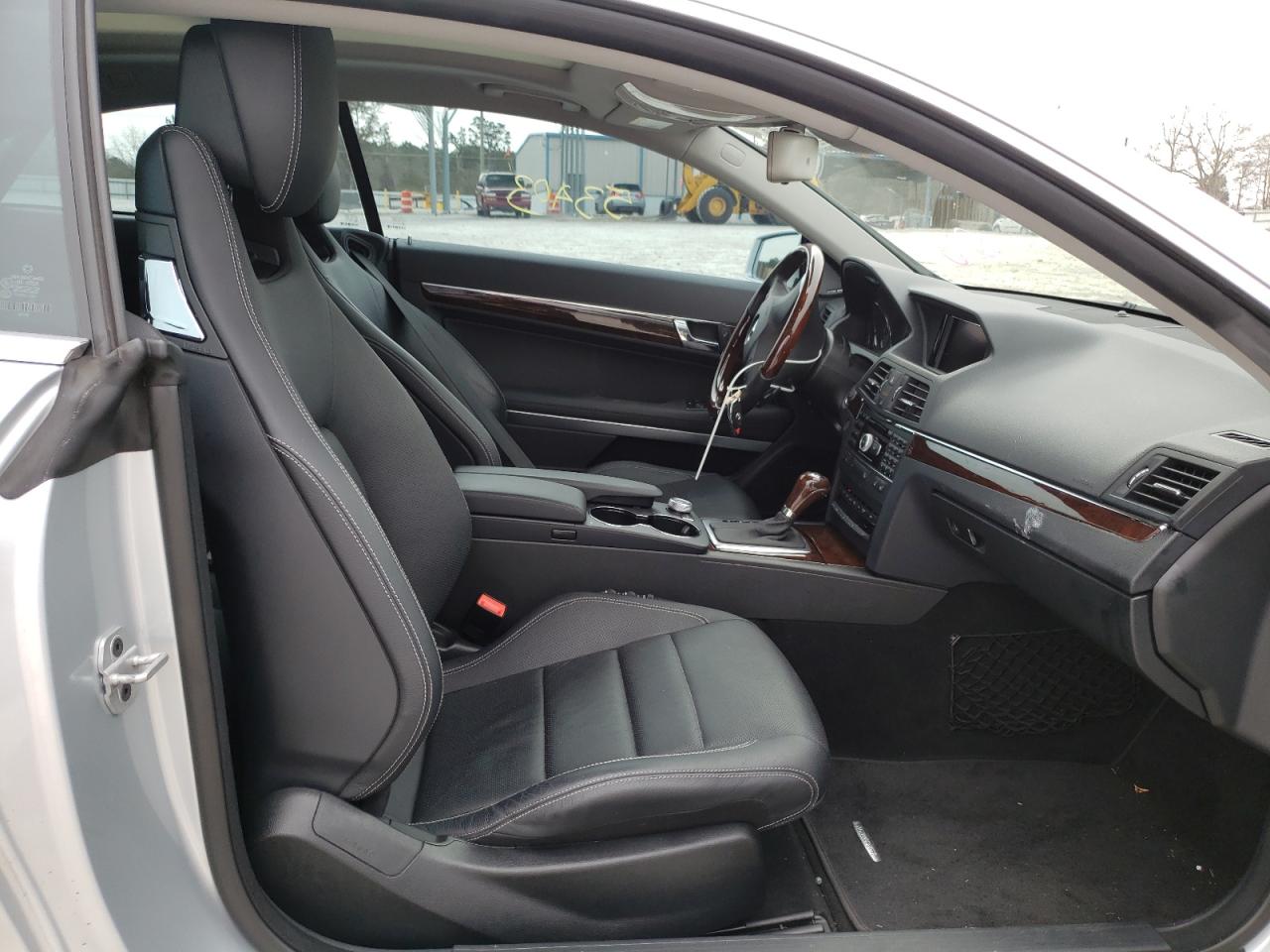 Photo 5 from auction – 2011 MERCEDES-BENZ E 550 with VIN WDDKJ7CB5BF075911