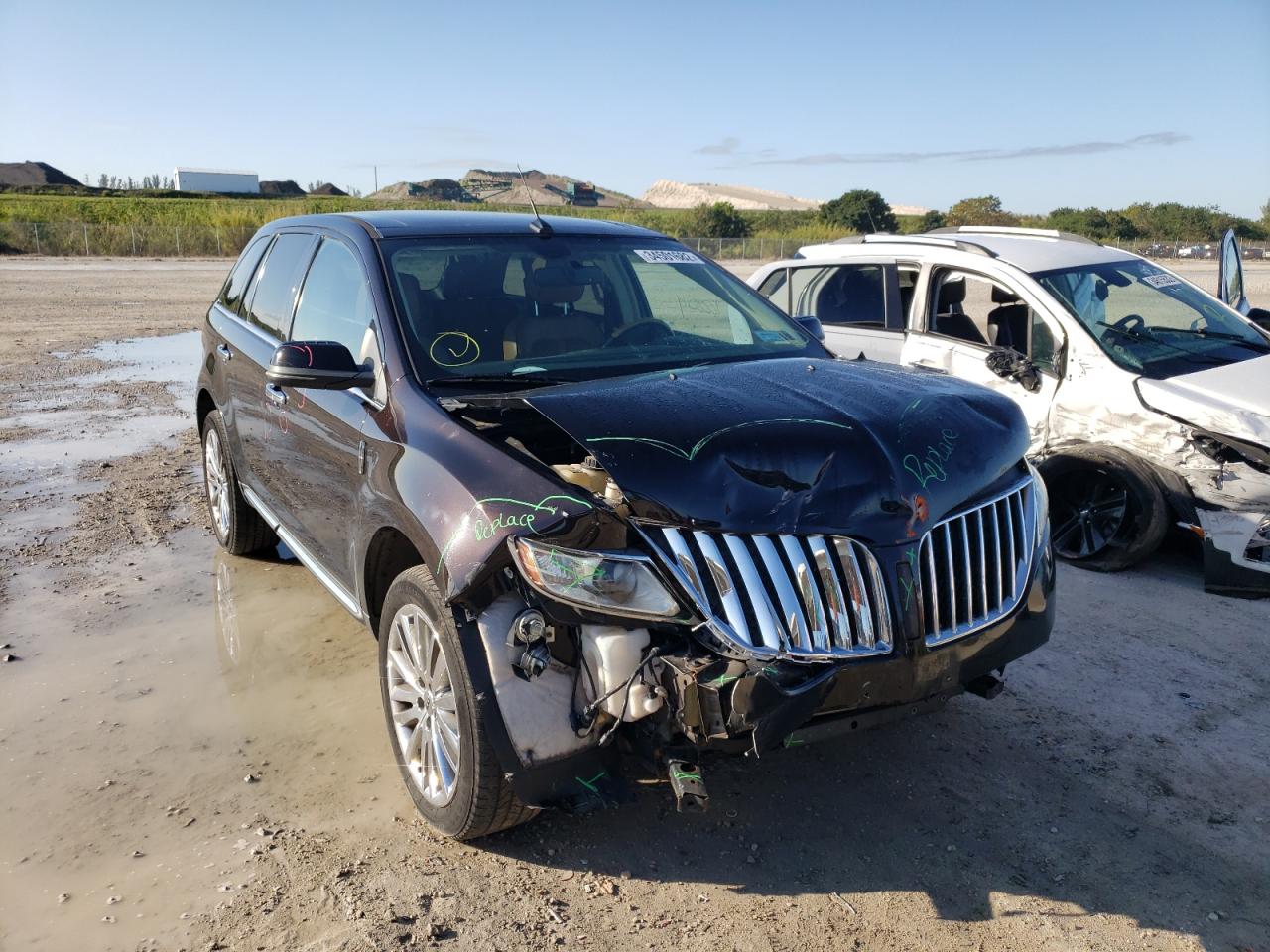 LINCOLN MKX 2013 with VIN 2LMDJ8JK8DBL30521 - Photo from auction