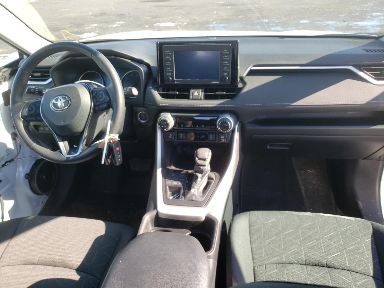 Photo 9 from auction – 2021 TOYOTA RAV4 XLE with VIN 2T3P1RFV9MC161954