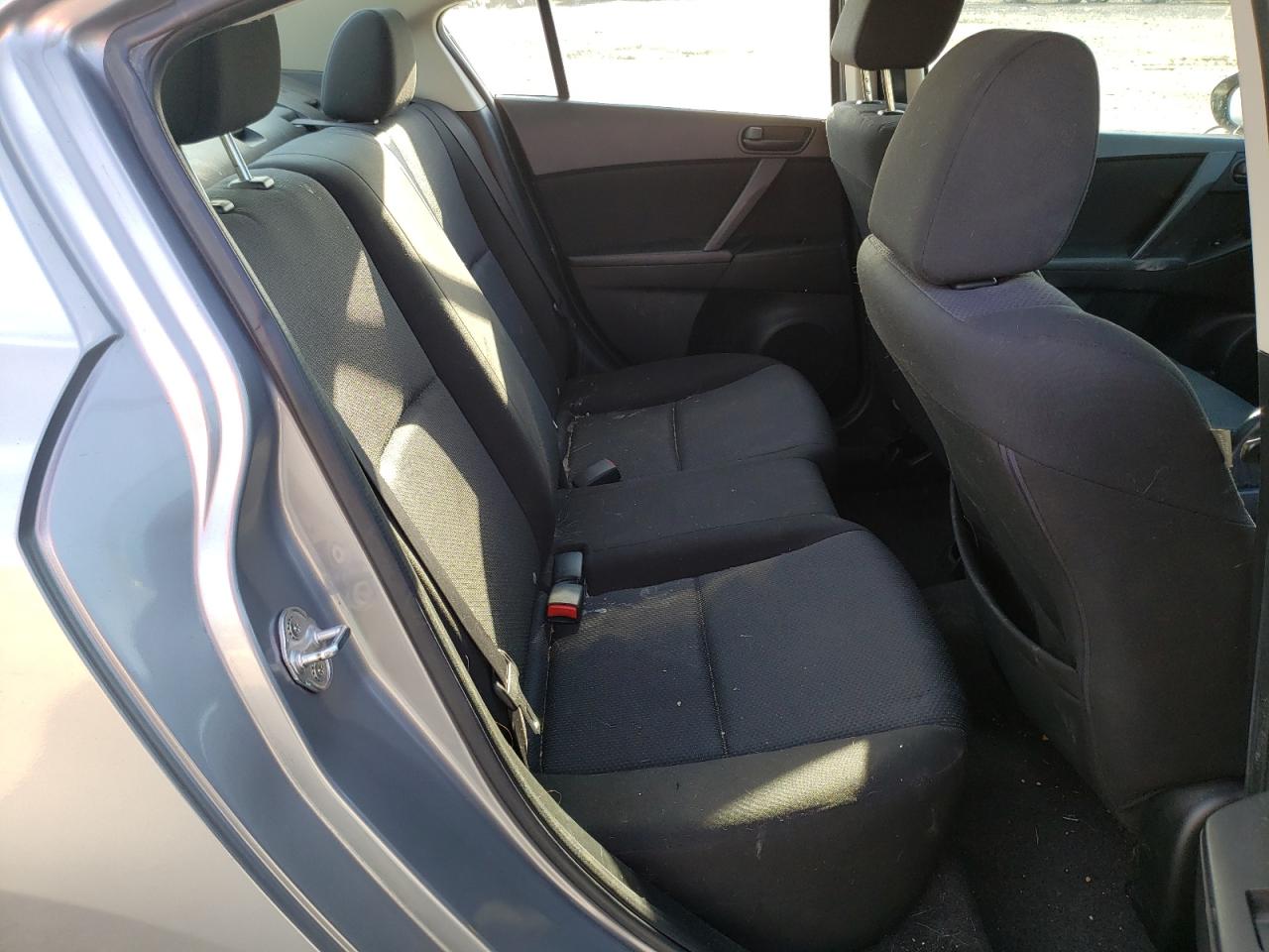 Photo 6 from auction – 2011 MAZDA 3 I with VIN JM1BL1UF3B1407828