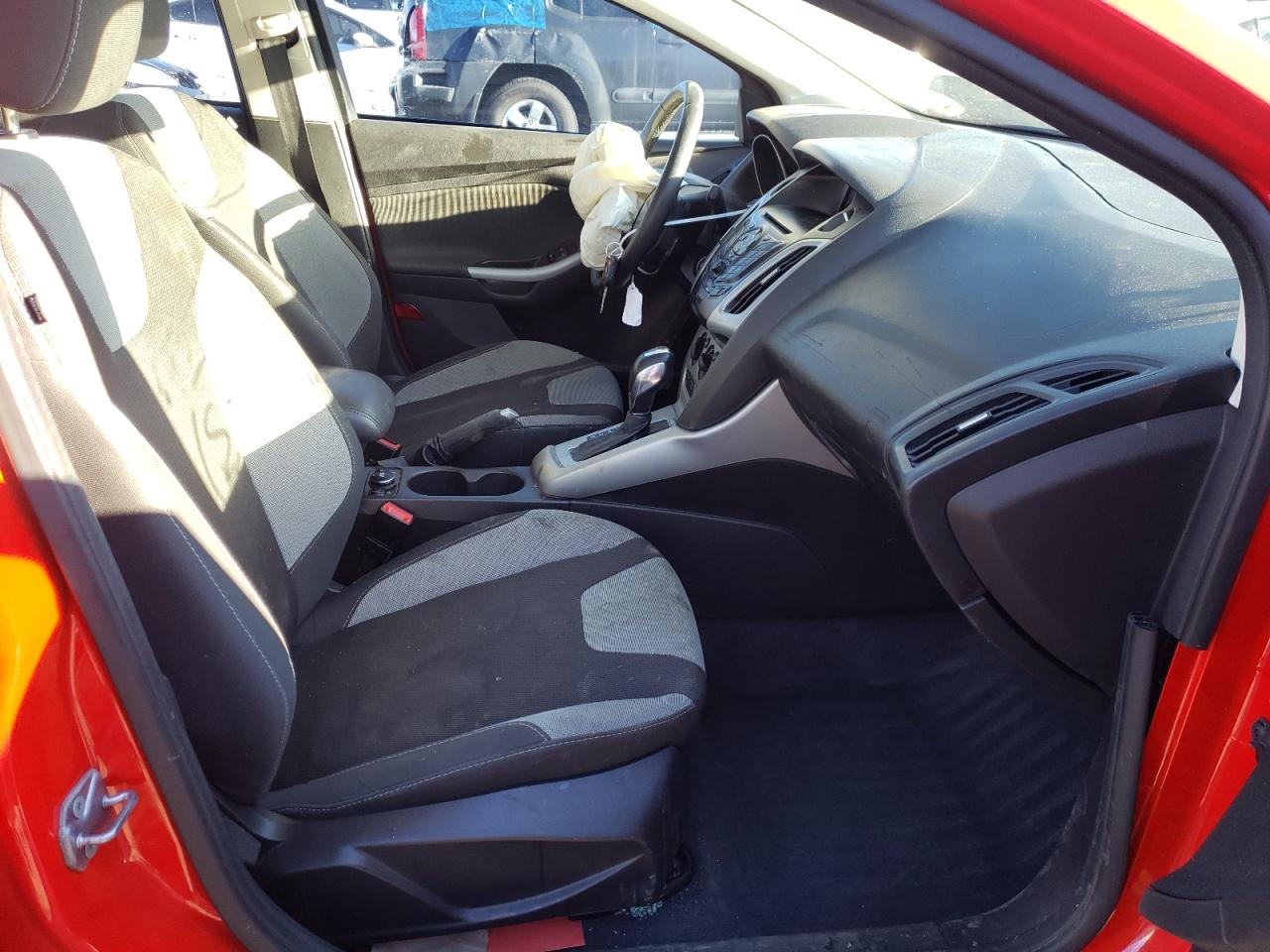 Photo 5 from auction – 2012 FORD FOCUS SE with VIN 1FAHP3F26CL227419