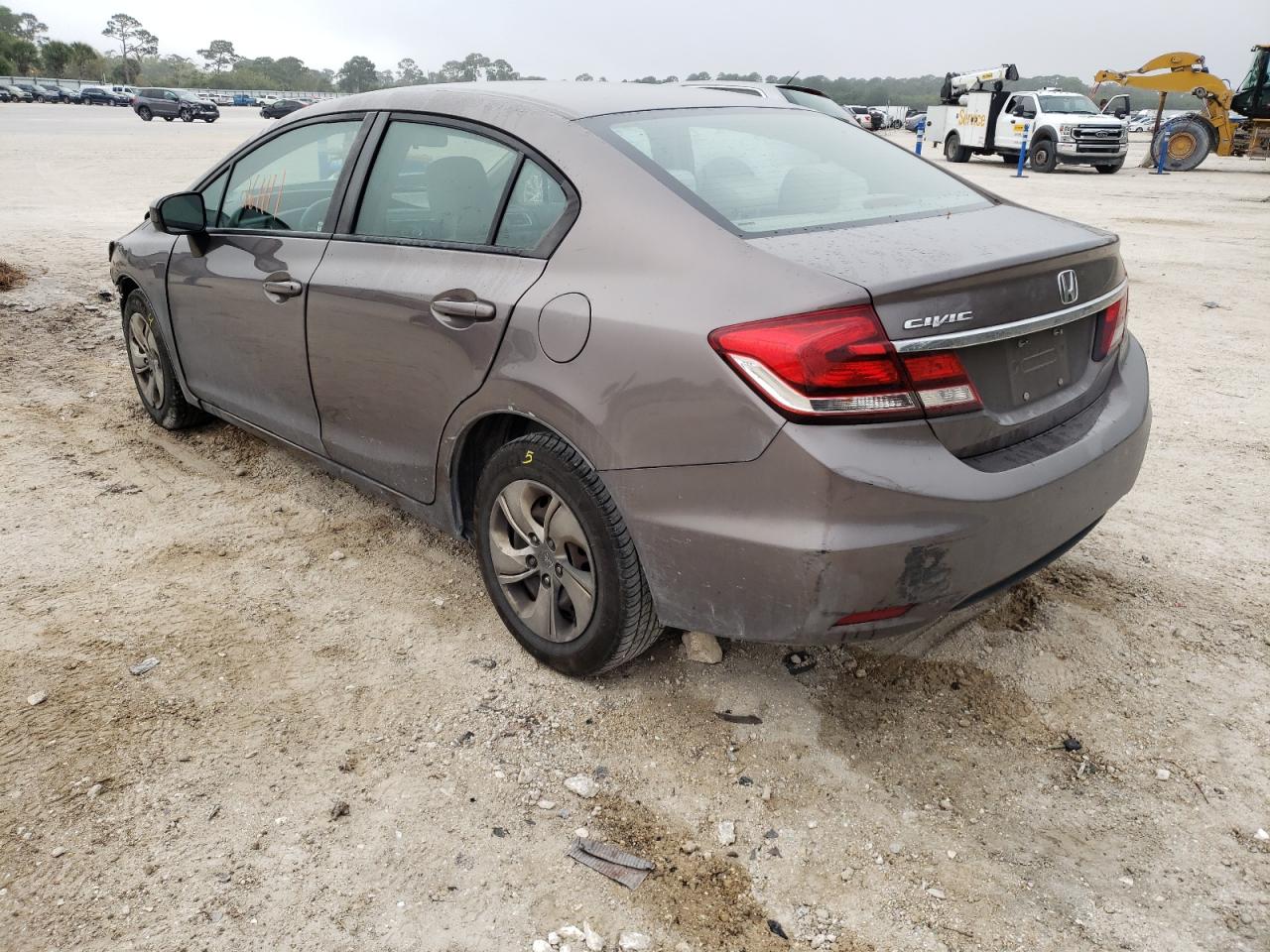 Photo 3 from auction – 2015 HONDA CIVIC LX with VIN 19XFB2F59FE116946