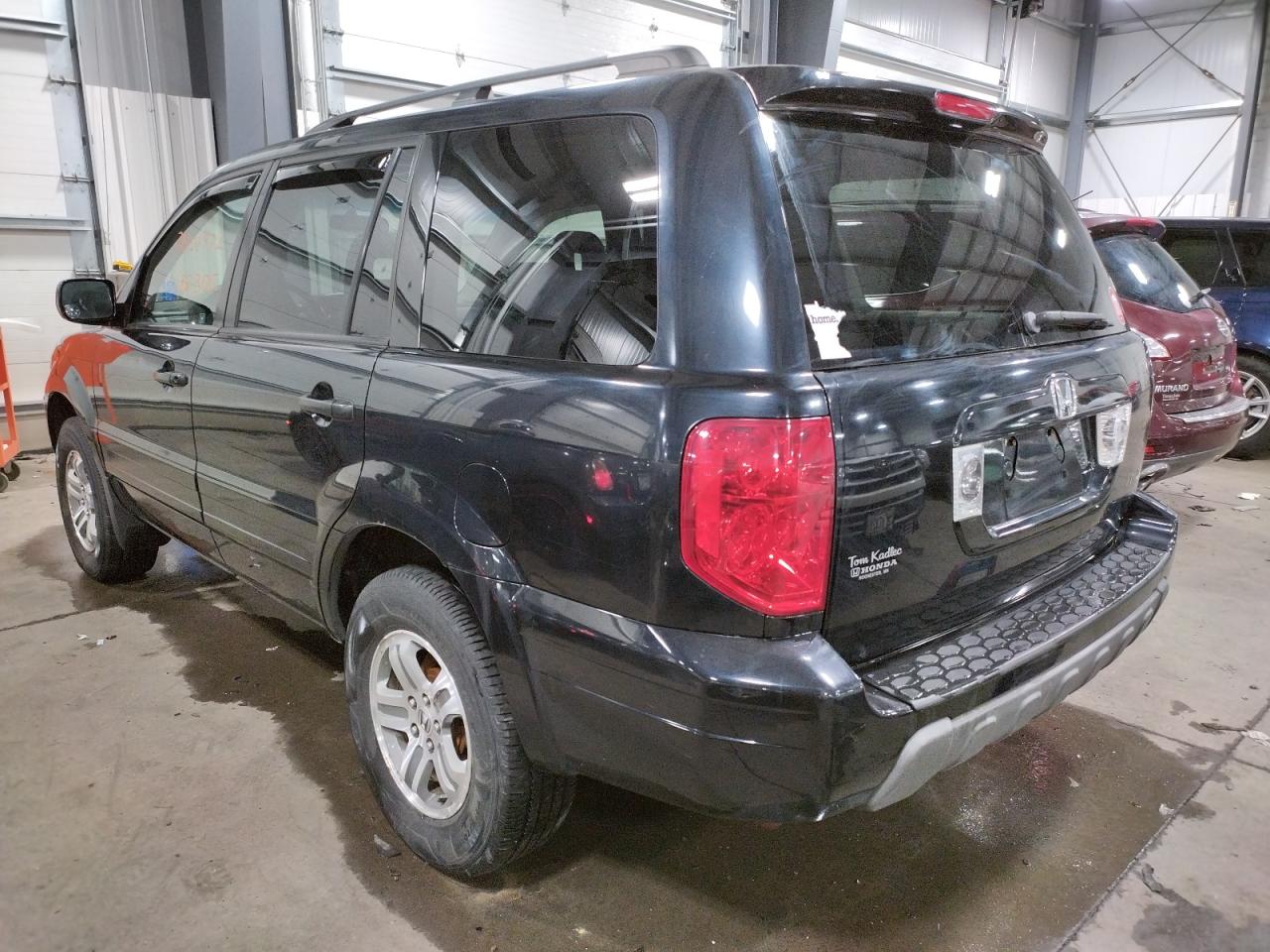 Photo 3 from auction – 2003 HONDA PILOT EXL with VIN 2HKYF18563H534814