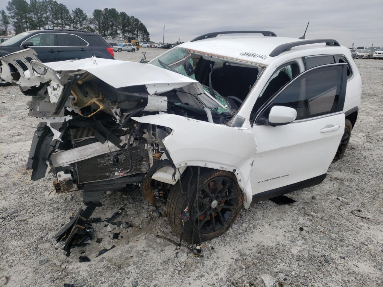 Photo 2 from auction – 2019 JEEP CHEROKEE L with VIN 1C4PJLCB5KD114369
